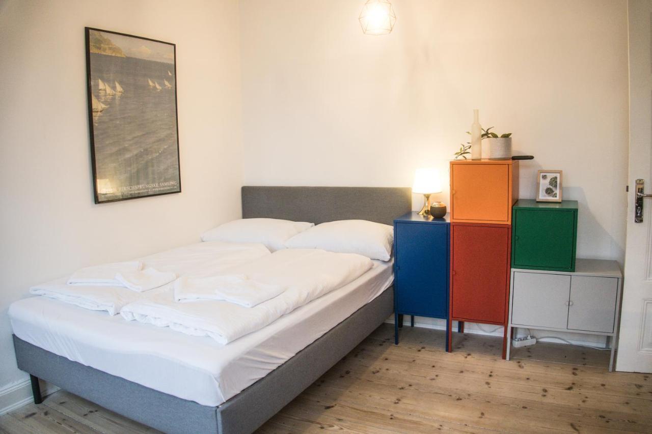 Doppelbett In Heller Wohnung Hamborg Eksteriør billede